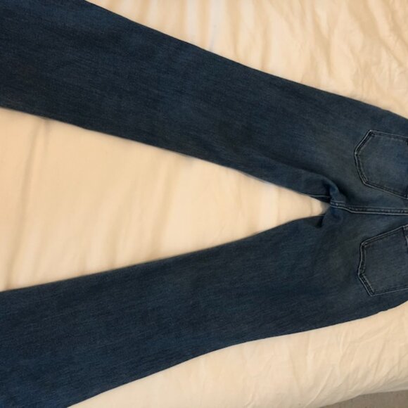 Old Navy Dark Wash High Rise Wow Flare Jeans. - Picture 2 of 4